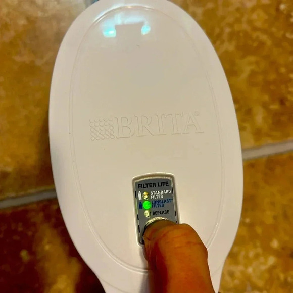 (SALE!!) BRITA WATER FILTER SYSTEM Pitcher OB11 & 1 NWT BRITA FILTER - Picture 2 of 8